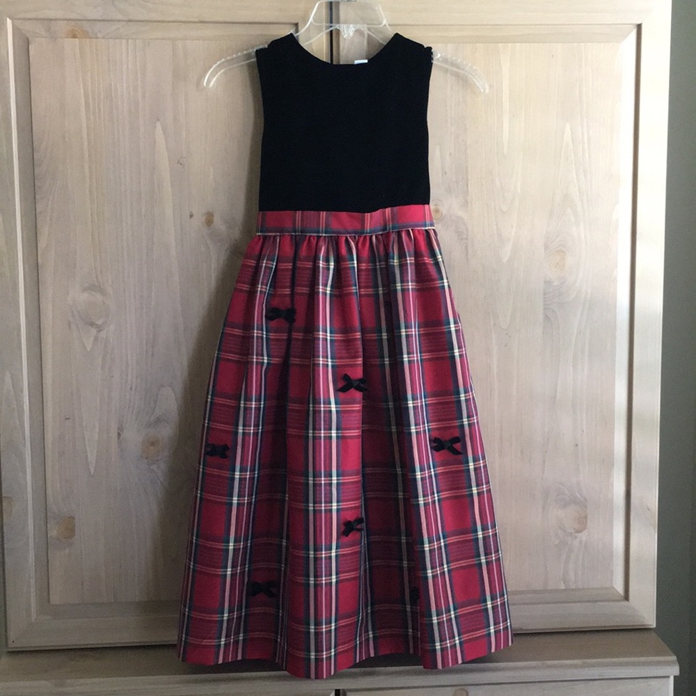 NWOT Girls Velvet Plaid Ribbon Formal Dress